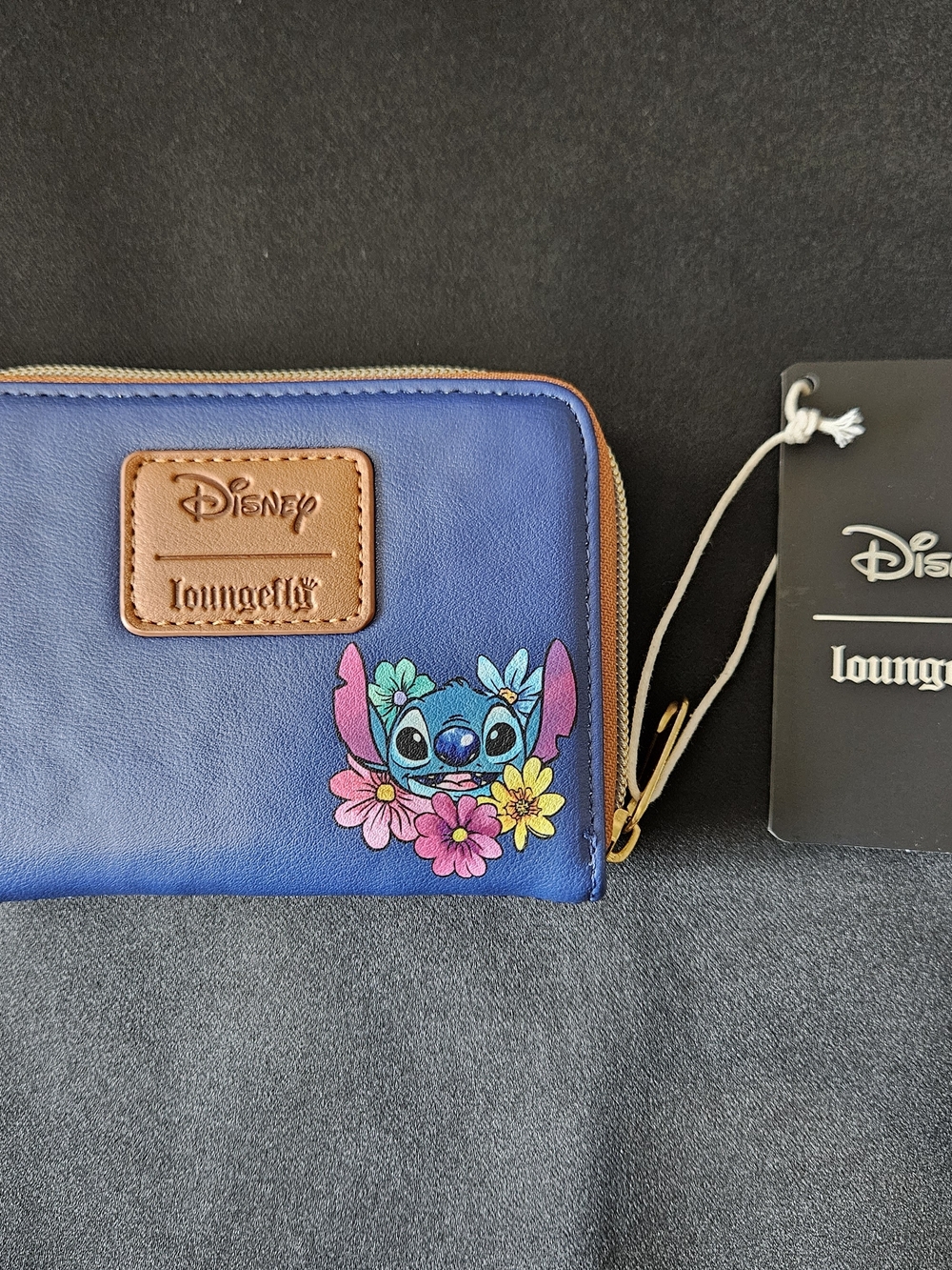 NWT!!! Disney x Loungefly Blue Stitch Floral Zip Wallet